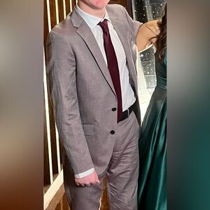 ***PERRY ELLIS*** slim fit men’s suit Linen blend.